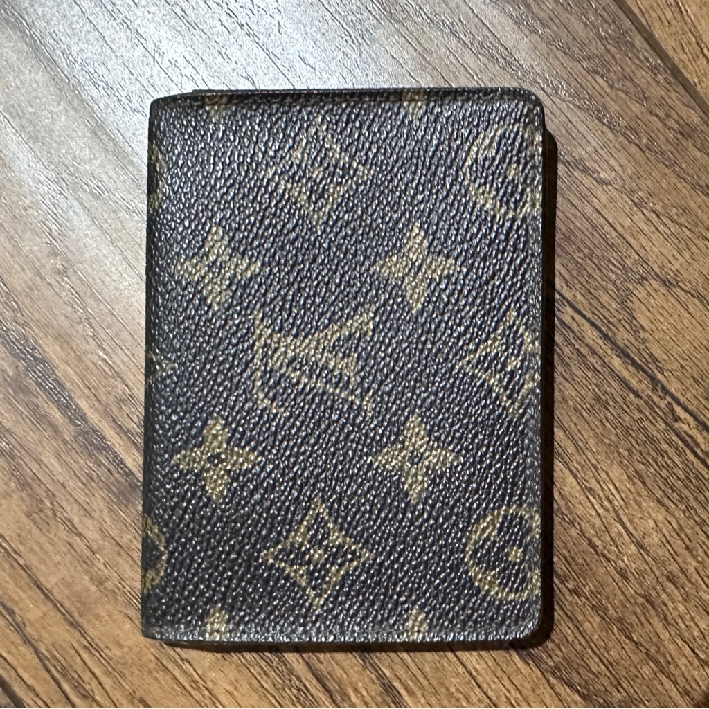 Authentic Louis Vuitton Monogram Porte 2 Cartes Vertical Card Holder.